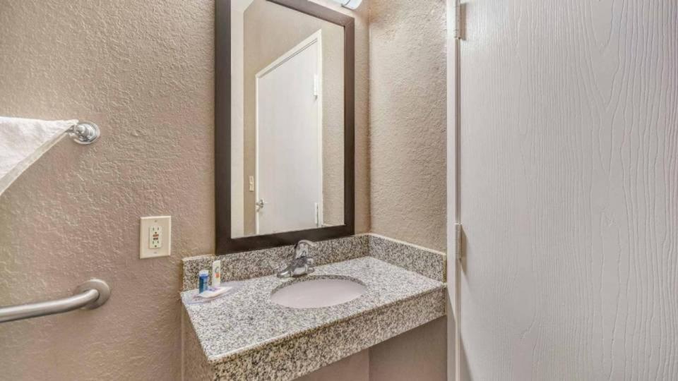 Motel 6 Humble, Tx - Houston International Airport 외부 사진